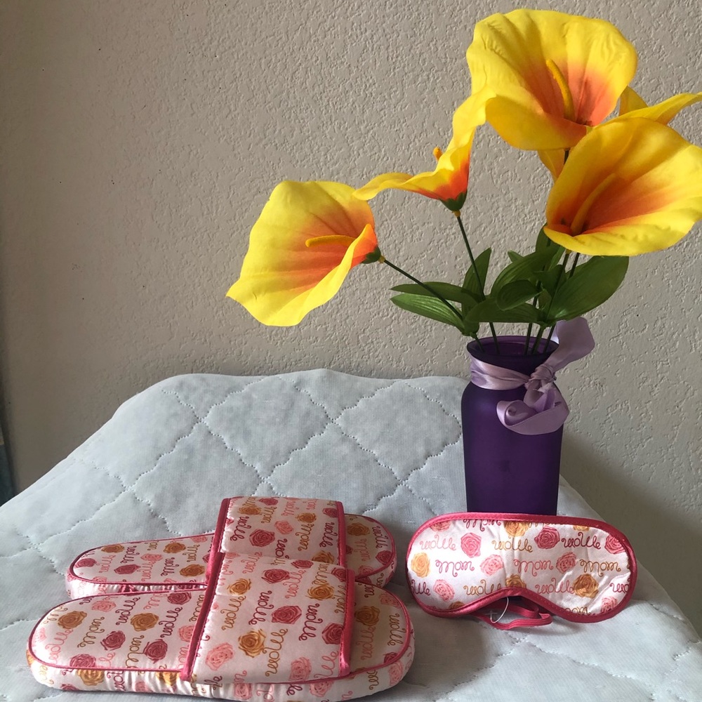 Slippers - Picture 2 of 5